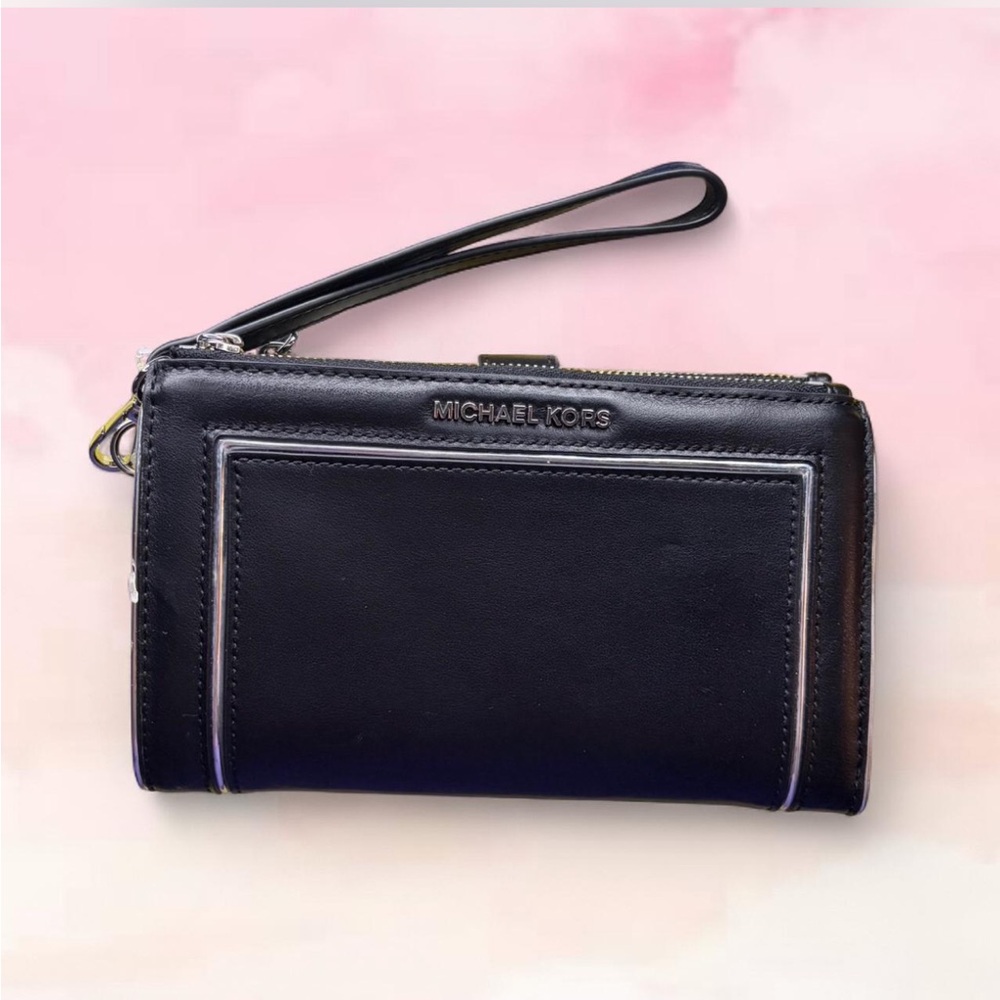 Michael Kors Elegant Black Wristlet